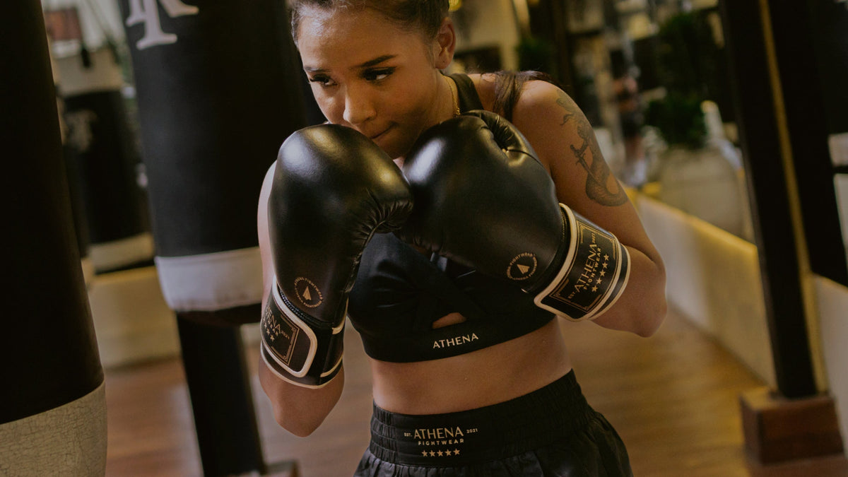 What Size Boxing Gloves Should Women Get? (10oz vs 12oz vs 14oz)